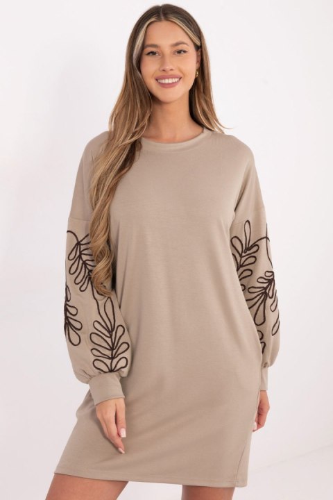 Sukienka Model RV-SK-A1064.95 Dark Beige - Rue Paris