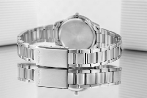 Damski Zegarek CASIO LTP-1303D-1AVDF Srebrny Klasyczny